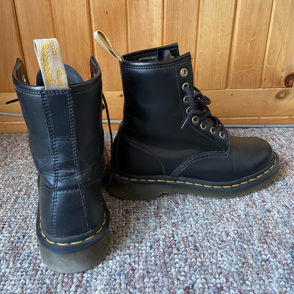 Dr Martens - Picture 1 of 5